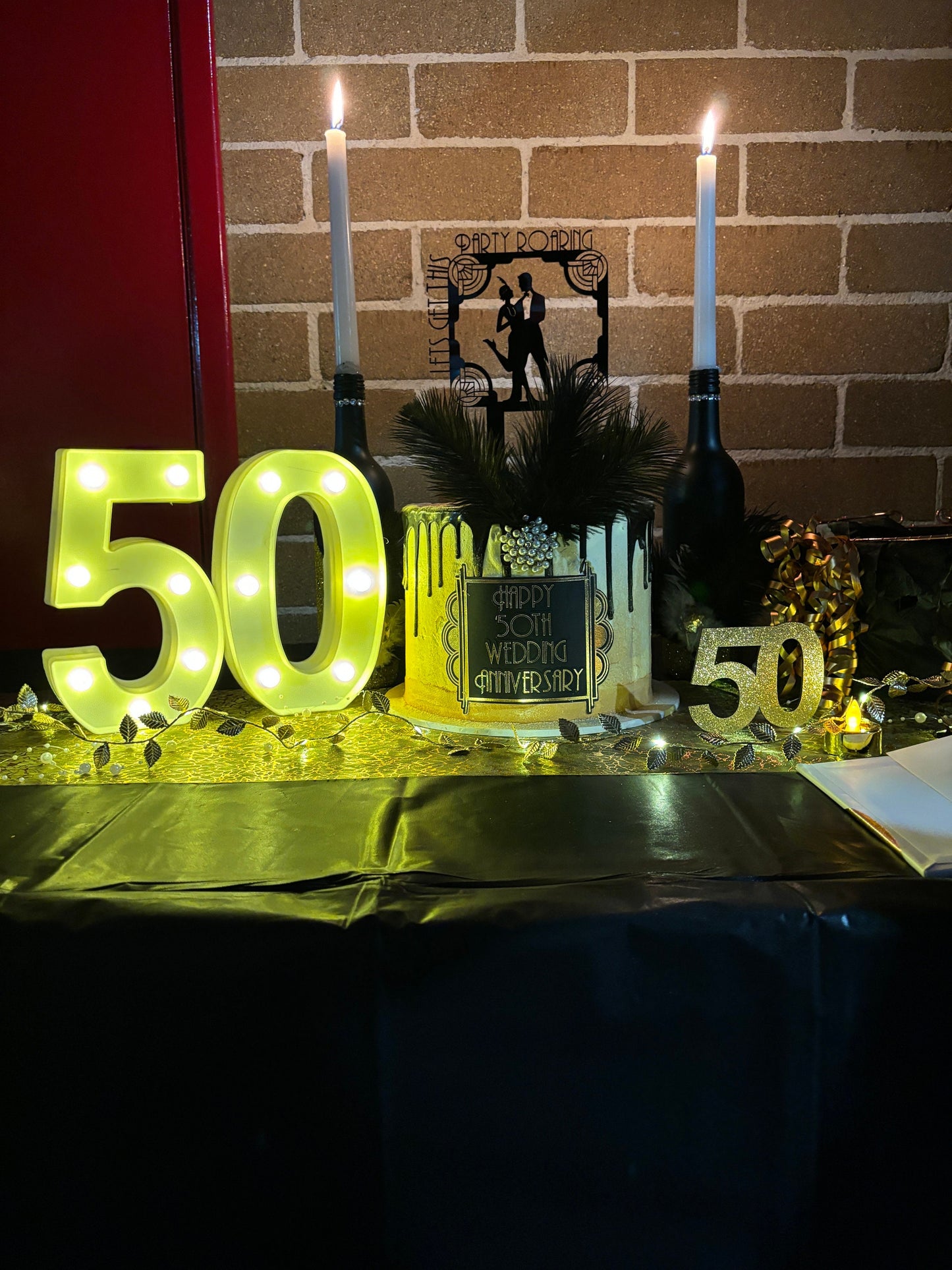 Elegant Gatsby Cake Topper - 1920s Hollywood Theme
